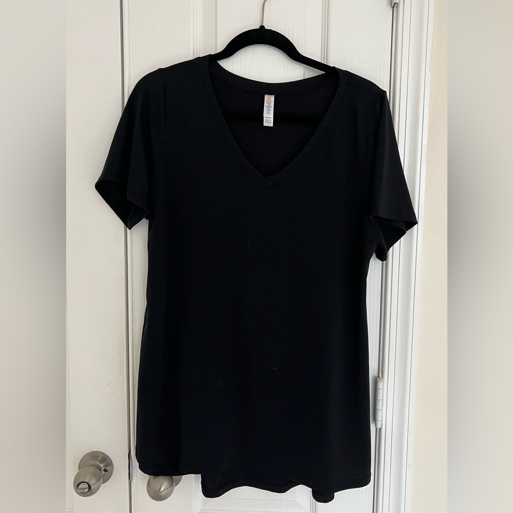 Lularoe Classic Tee black